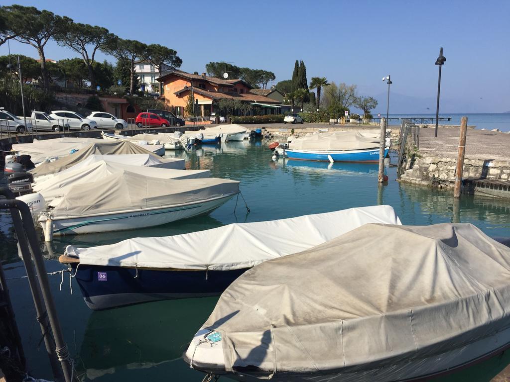 Casa Mary Due - Trilocale Con Giardino Privato A Due Passi Dal Lago シルミオーネ エクステリア 写真